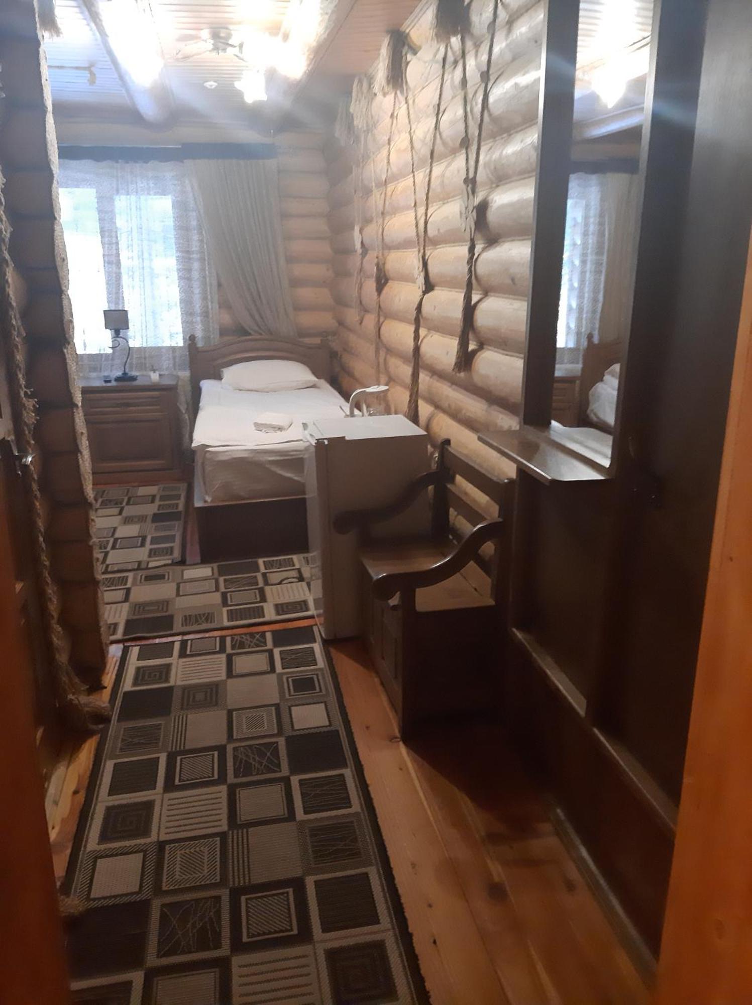 Арніка Otel Synevyrsʼka Polyana Dış mekan fotoğraf