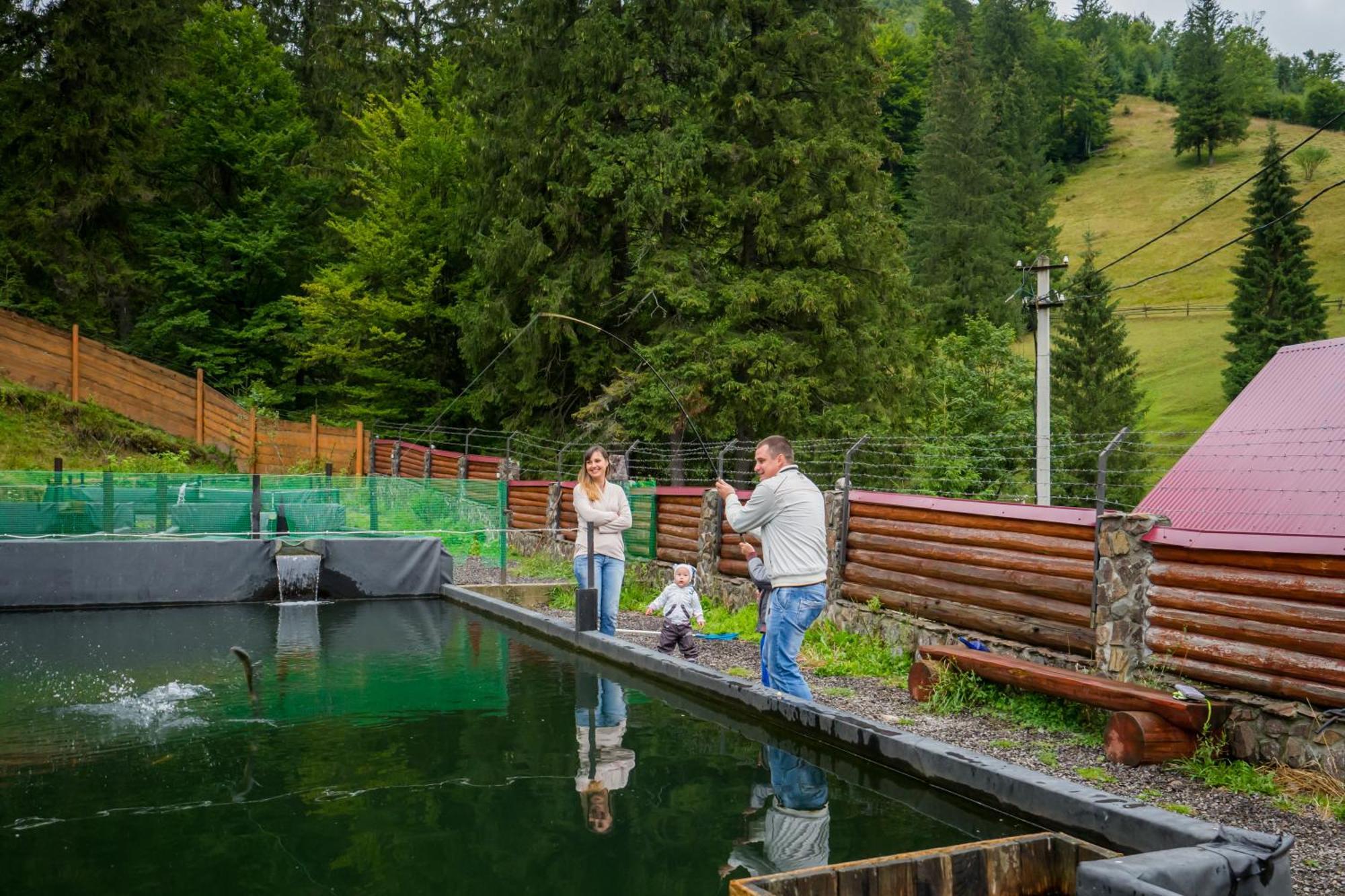 Арніка Otel Synevyrsʼka Polyana Dış mekan fotoğraf