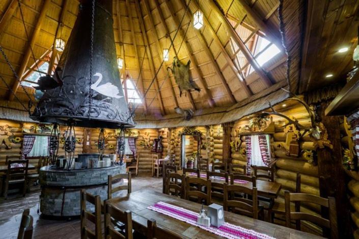 Арніка Otel Synevyrsʼka Polyana Dış mekan fotoğraf