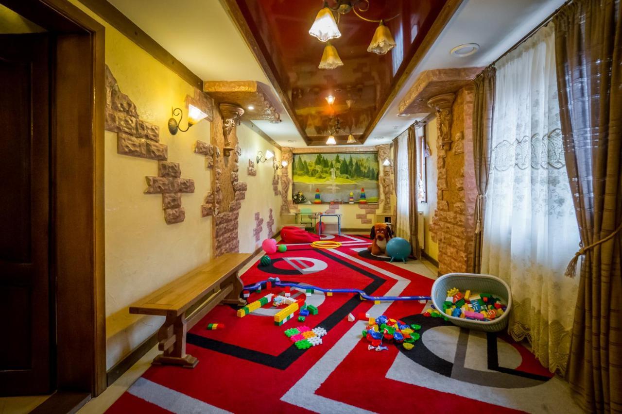 Арніка Otel Synevyrsʼka Polyana Dış mekan fotoğraf